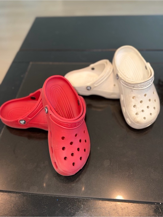 CROCS Shoes - CROCS Classic Clogs - Red and White